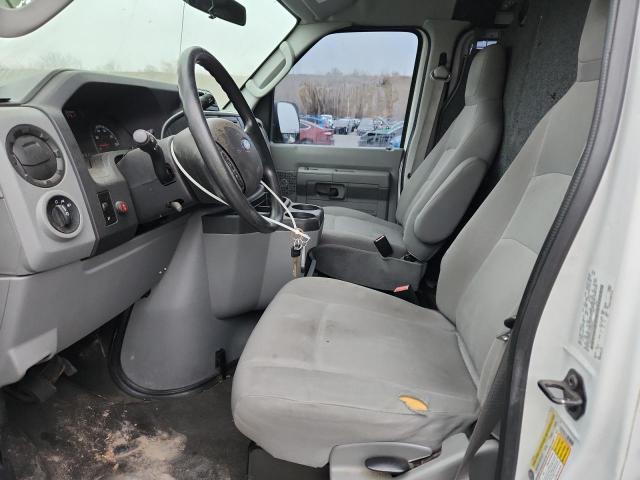 Ford Econoline E250 Van Image 8
