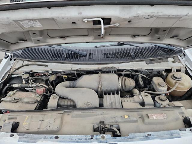 Ford Econoline E250 Van Image 13