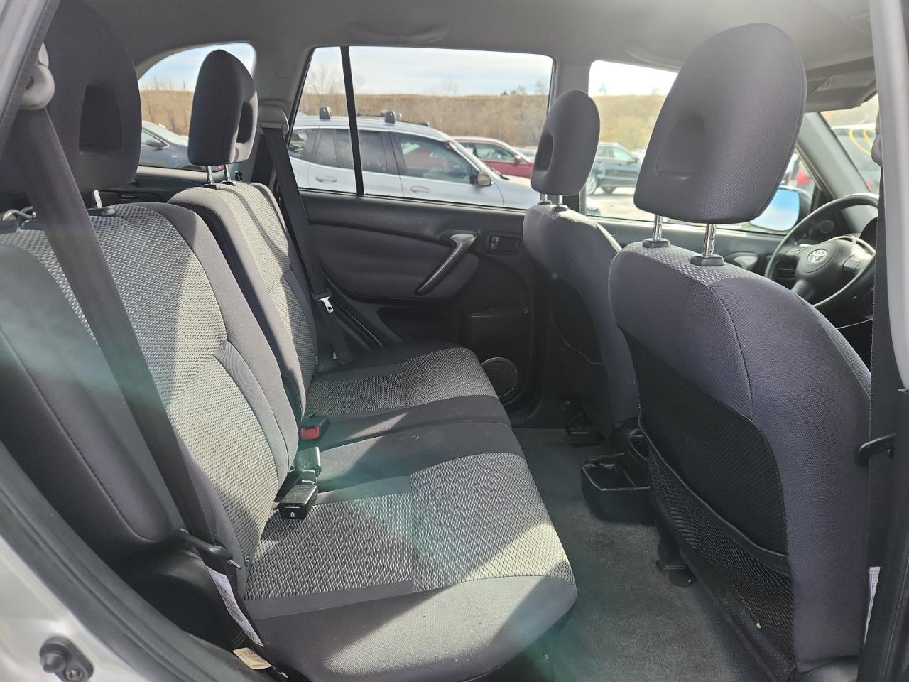 Toyota RAV4 Image 12