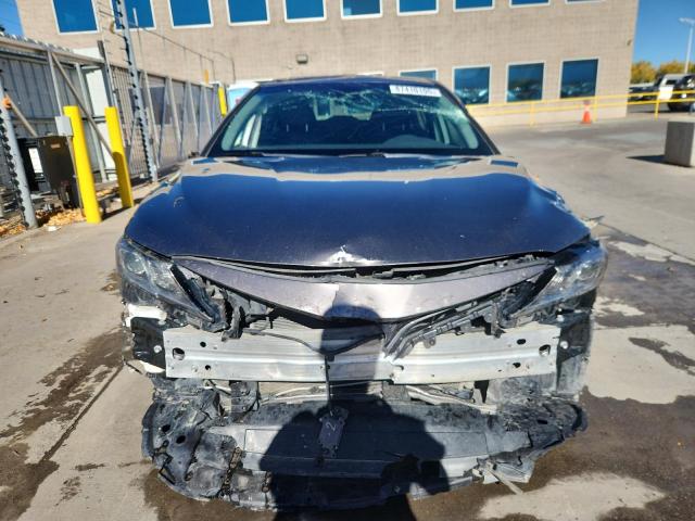 Toyota Camry Le Image 7