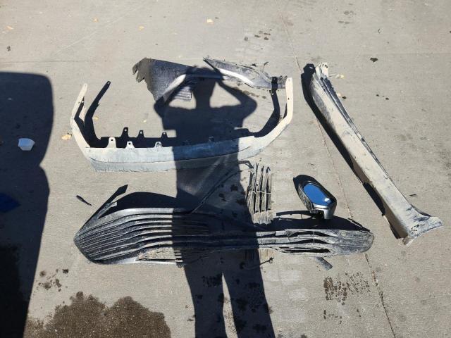 Toyota Camry Le Image 6