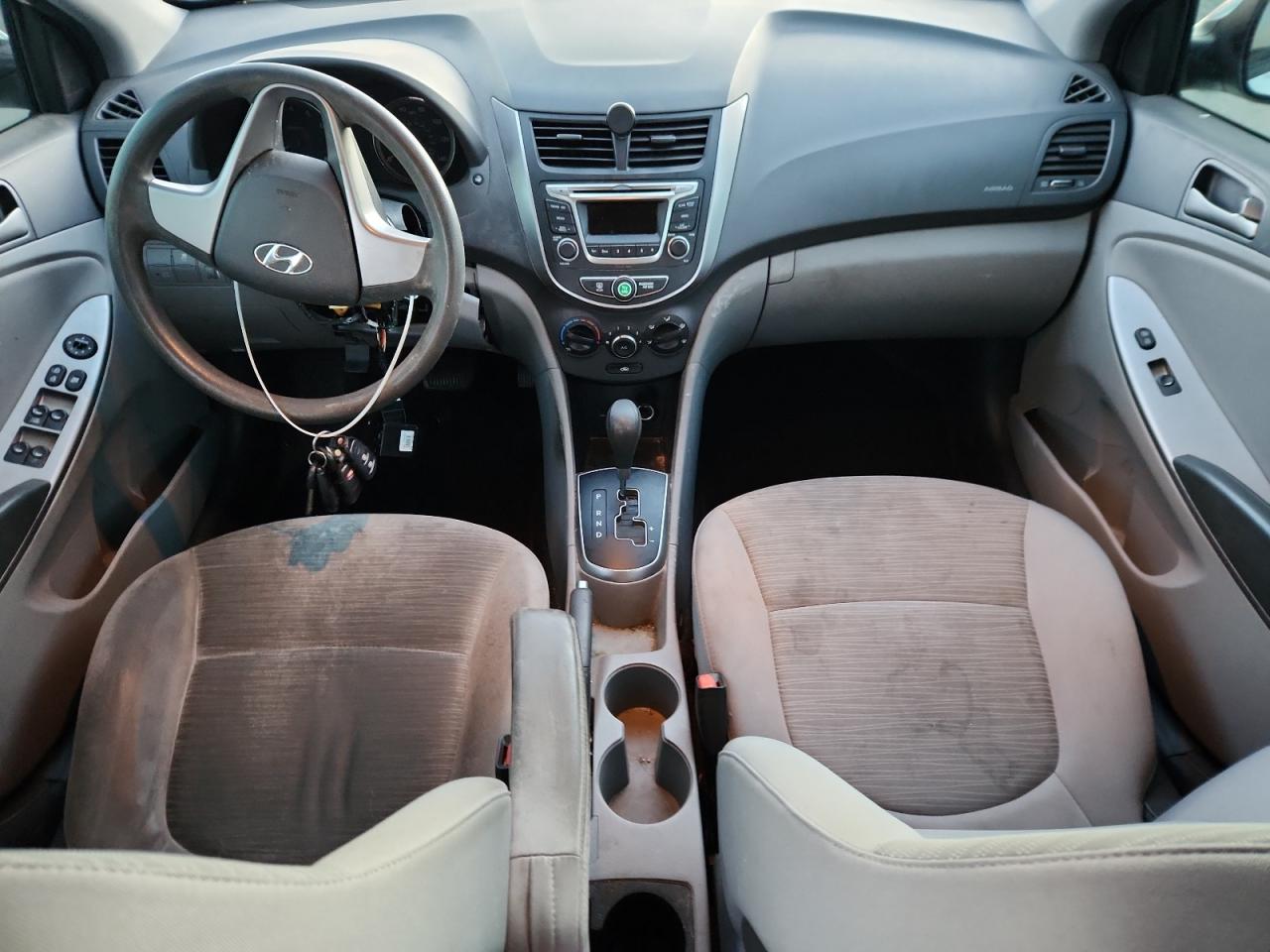 Hyundai ACCENT Gls Image 6