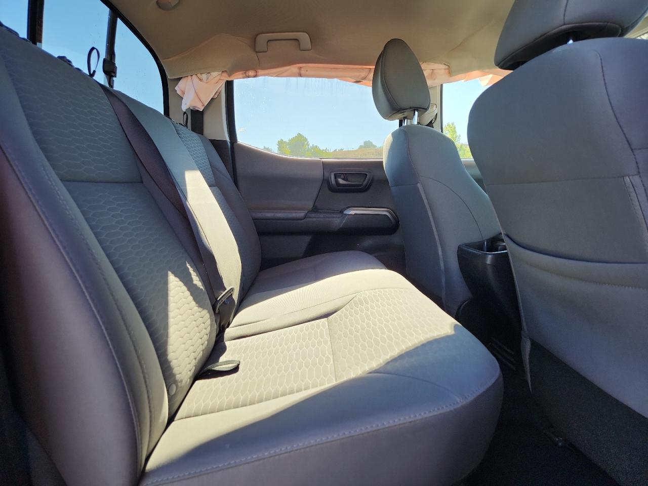 Toyota Tacoma Double Cab Image 9