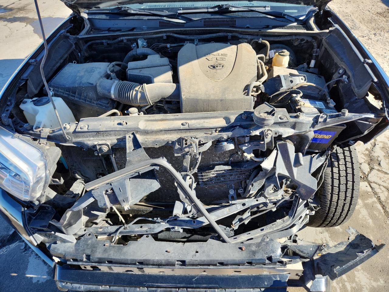 Toyota Tacoma Double Cab Image 12