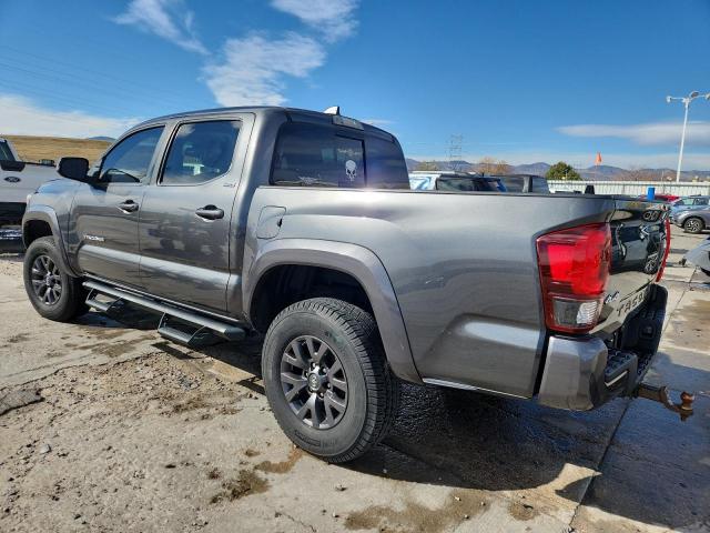 Toyota Tacoma Double Cab Image 3
