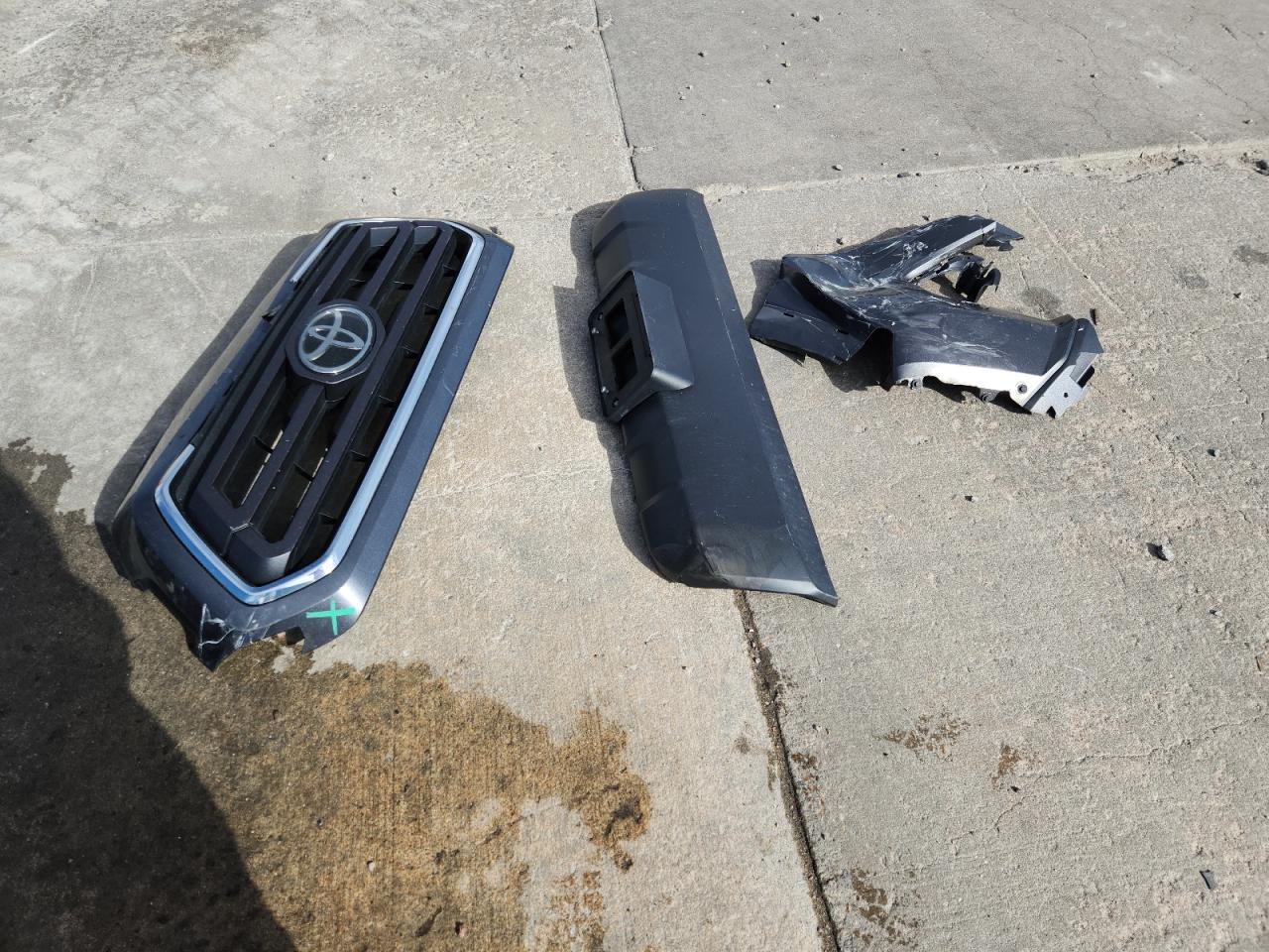 Toyota Tacoma Double Cab Image 11