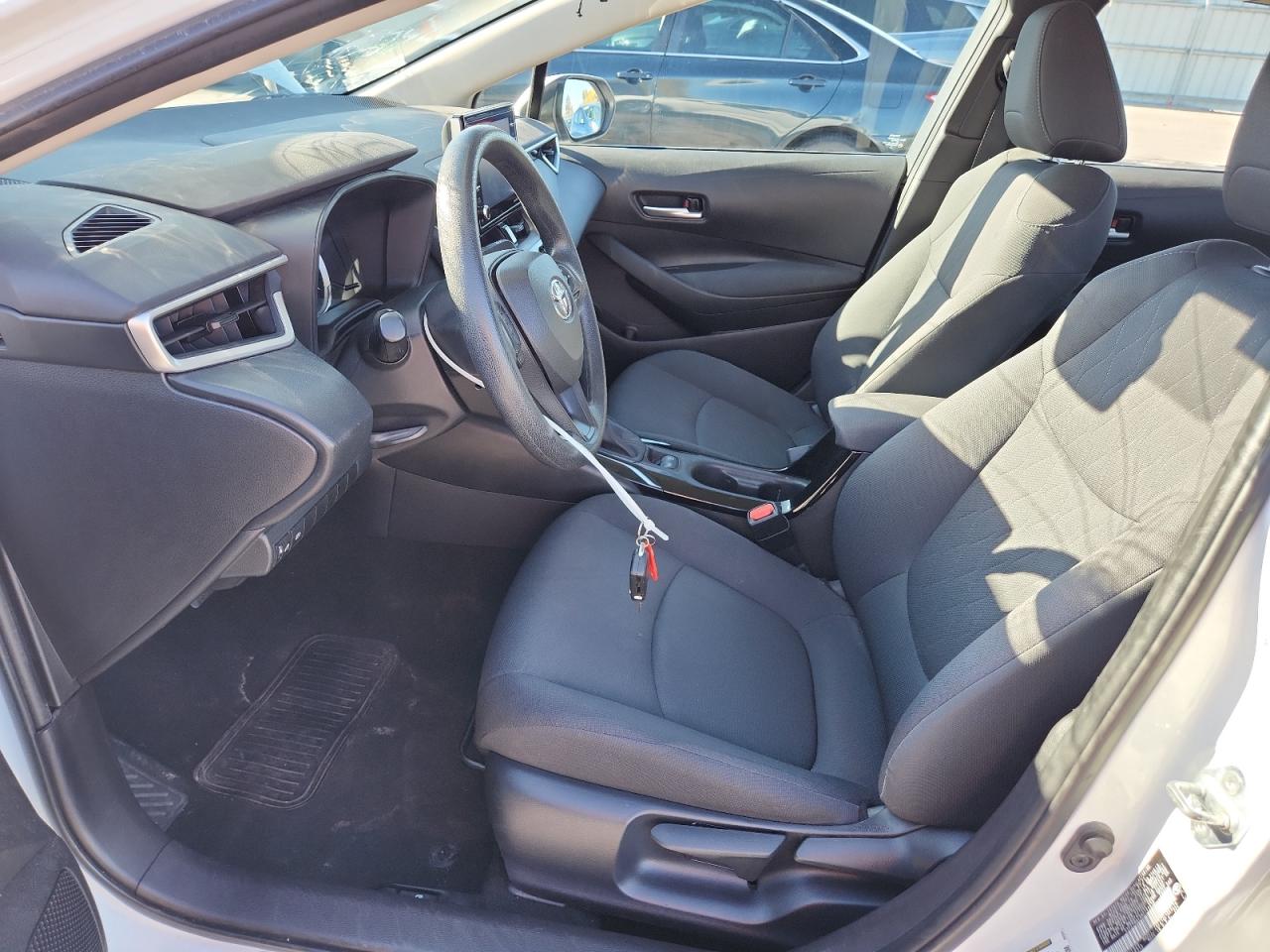 Toyota Corolla Le Image 4