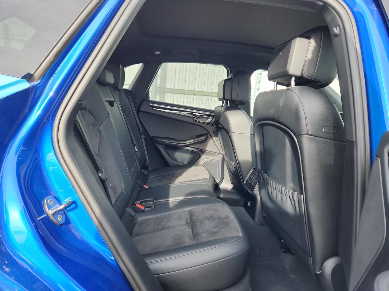 Porsche Macan Image 8