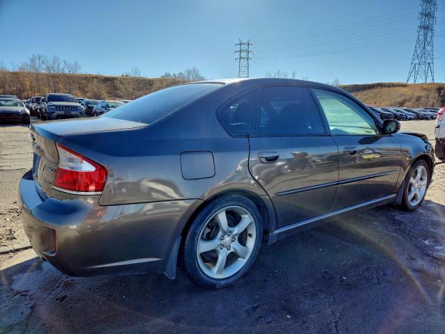 Subaru Legacy 2.5i Image 4