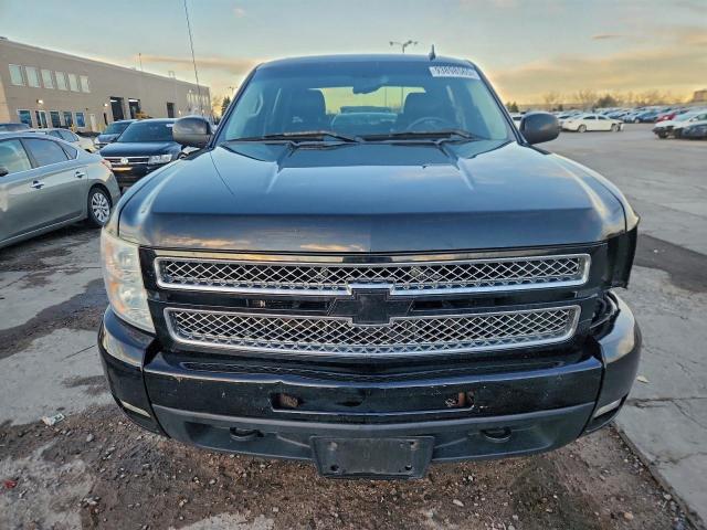 Chevrolet Silverado K1500 Ltz Image 8