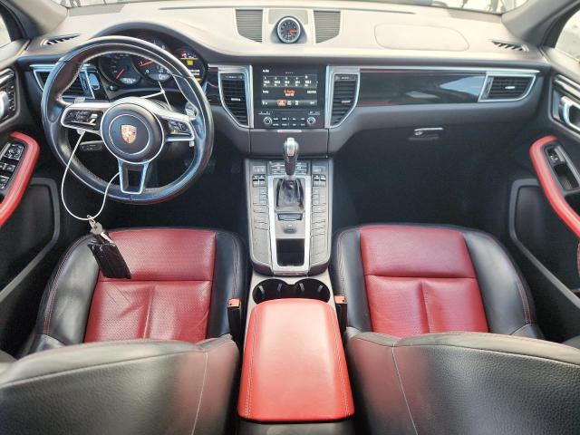 Porsche Macan Image 12