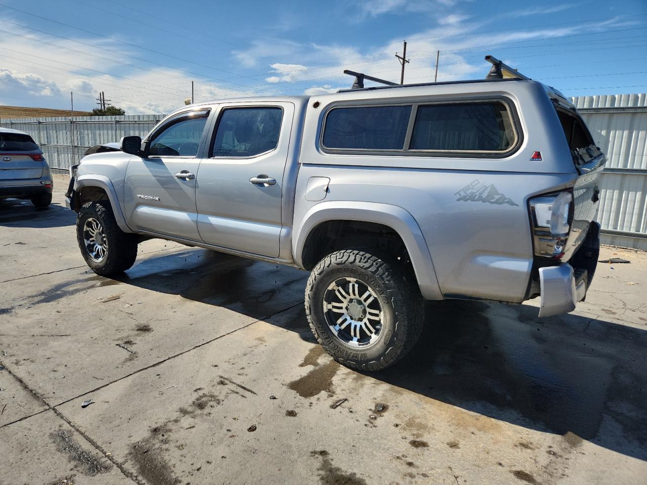 Toyota Tacoma Double Cab Image 2