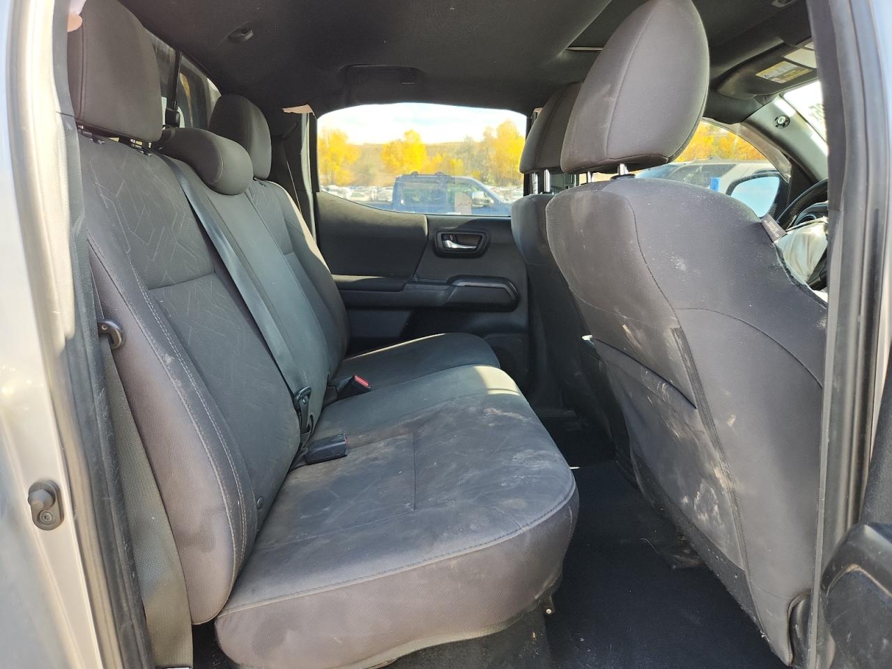 Toyota Tacoma Double Cab Image 10