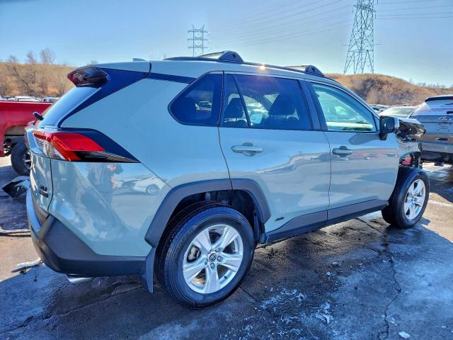 Toyota RAV4 Xle Image 2