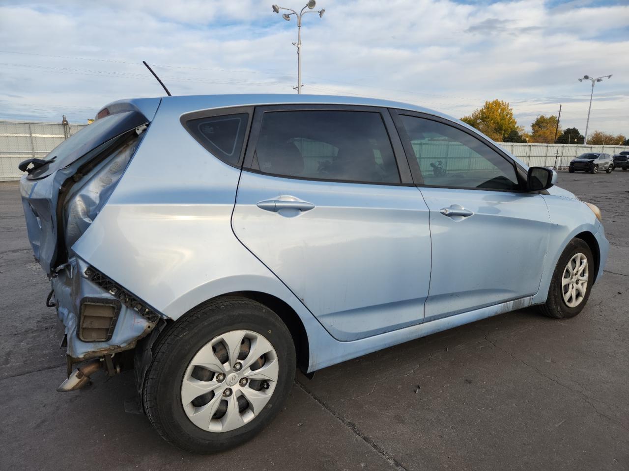 Hyundai ACCENT Gls Image 2