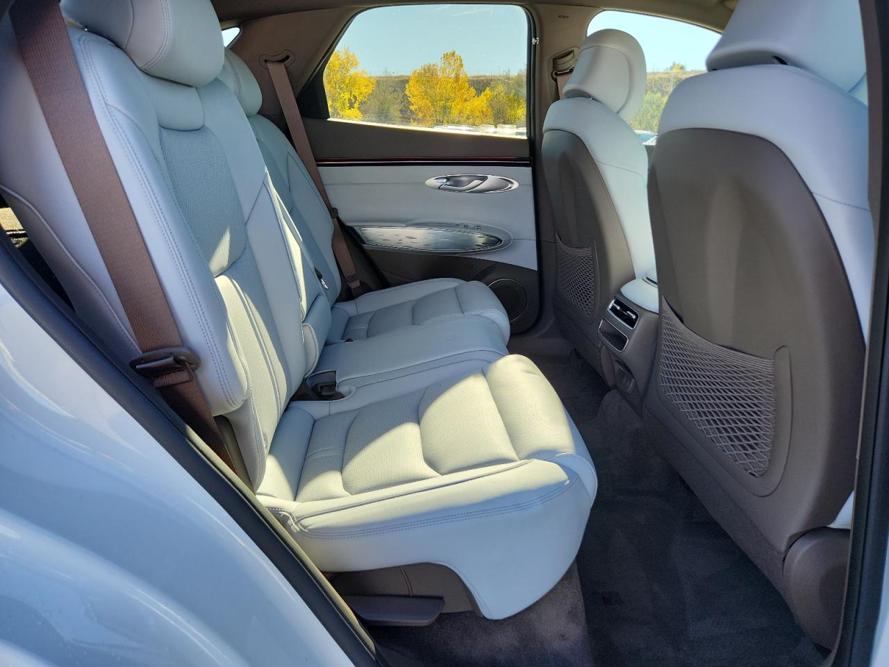 Genesis GV70 Image 13