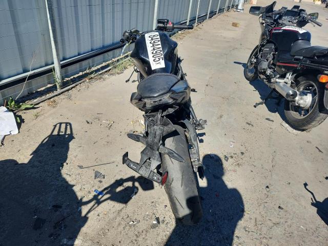 Kawasaki Ex650 R R Image 2