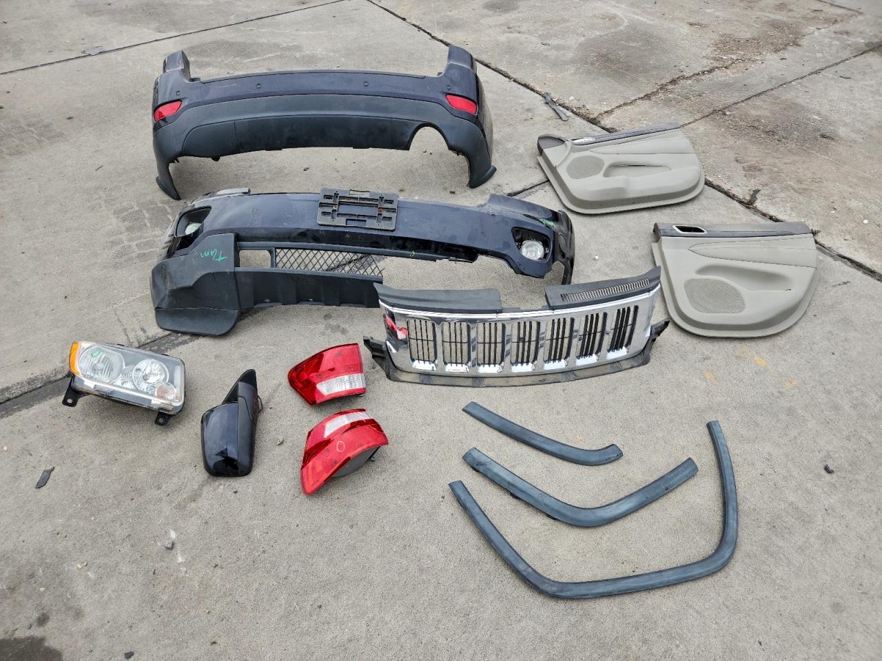 Jeep Grand Cherokee Laredo Image 11