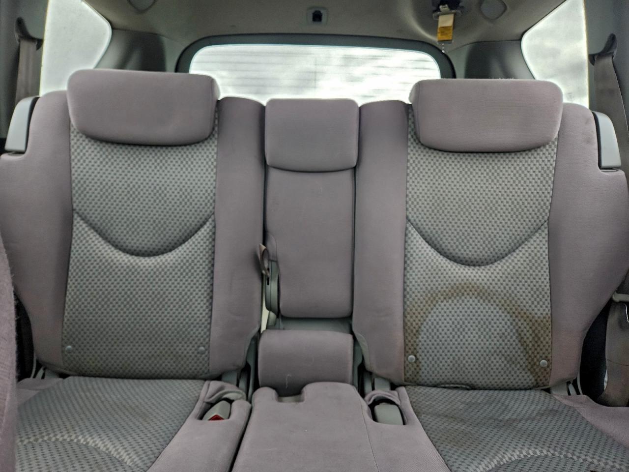 Toyota RAV4 Image 13