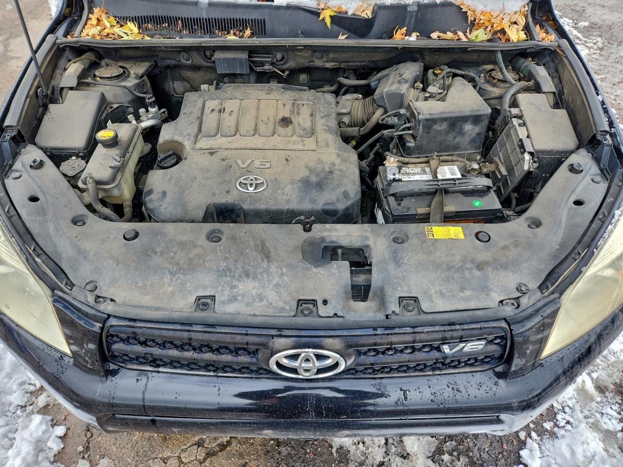 Toyota RAV4 Image 10