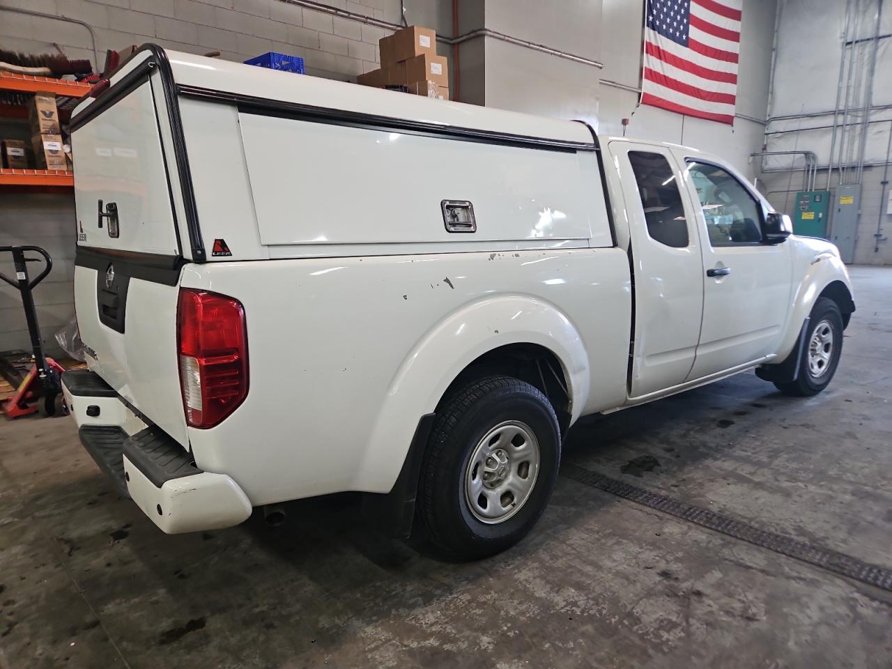 Nissan Frontier S Image 8