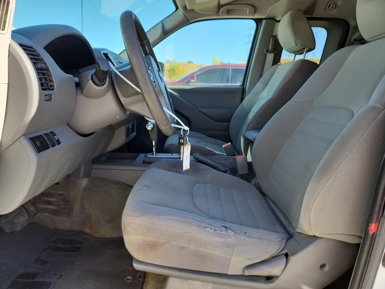 Nissan Frontier S Image 12