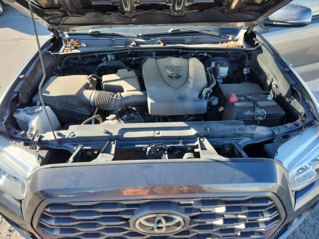 Toyota Tacoma Double Cab Image 3