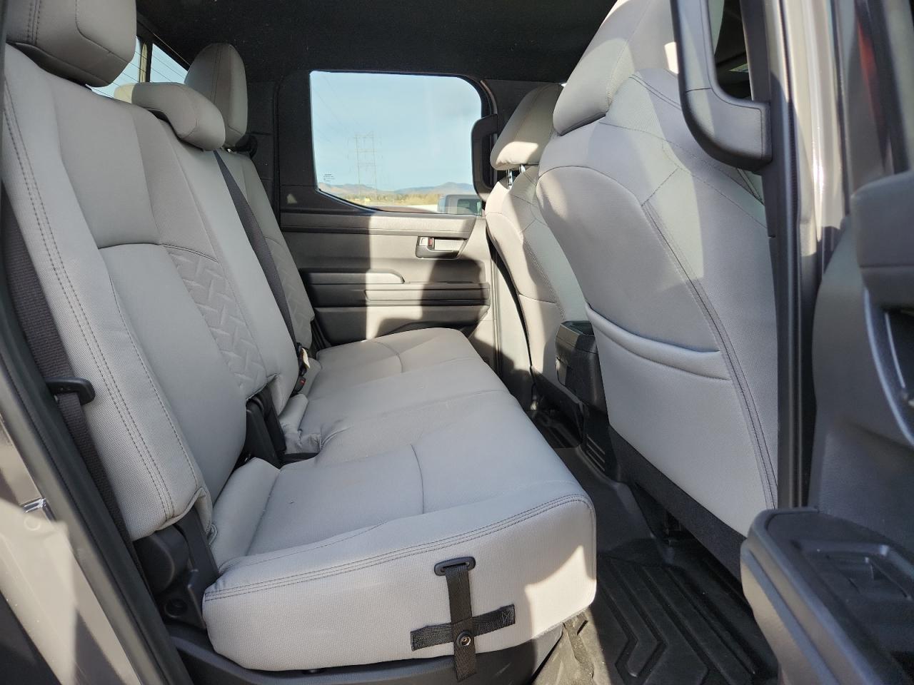 Toyota Tacoma Double Cab Image 8