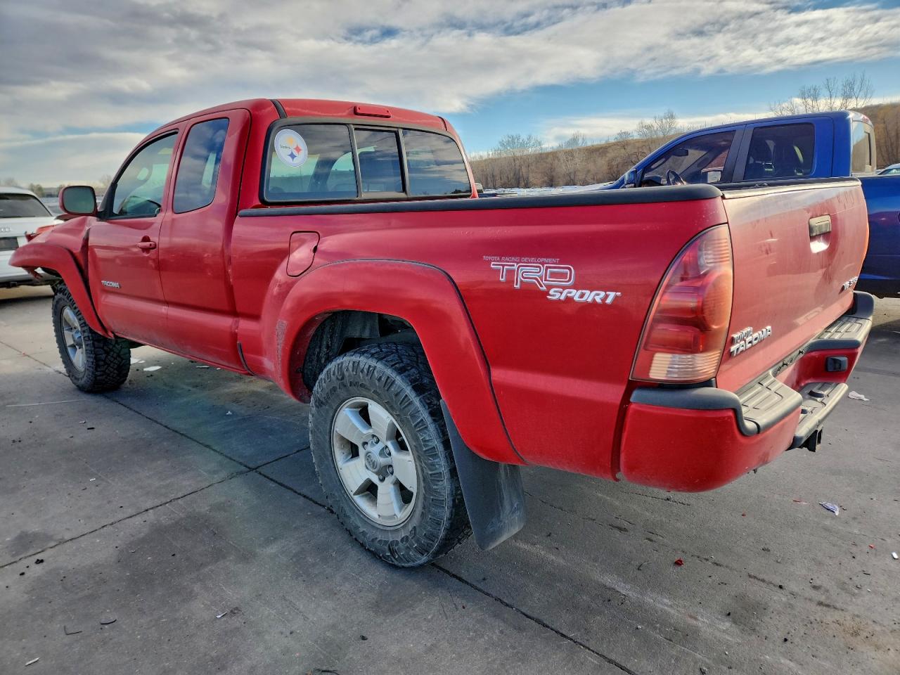 Toyota Tacoma Access Cab Image 2