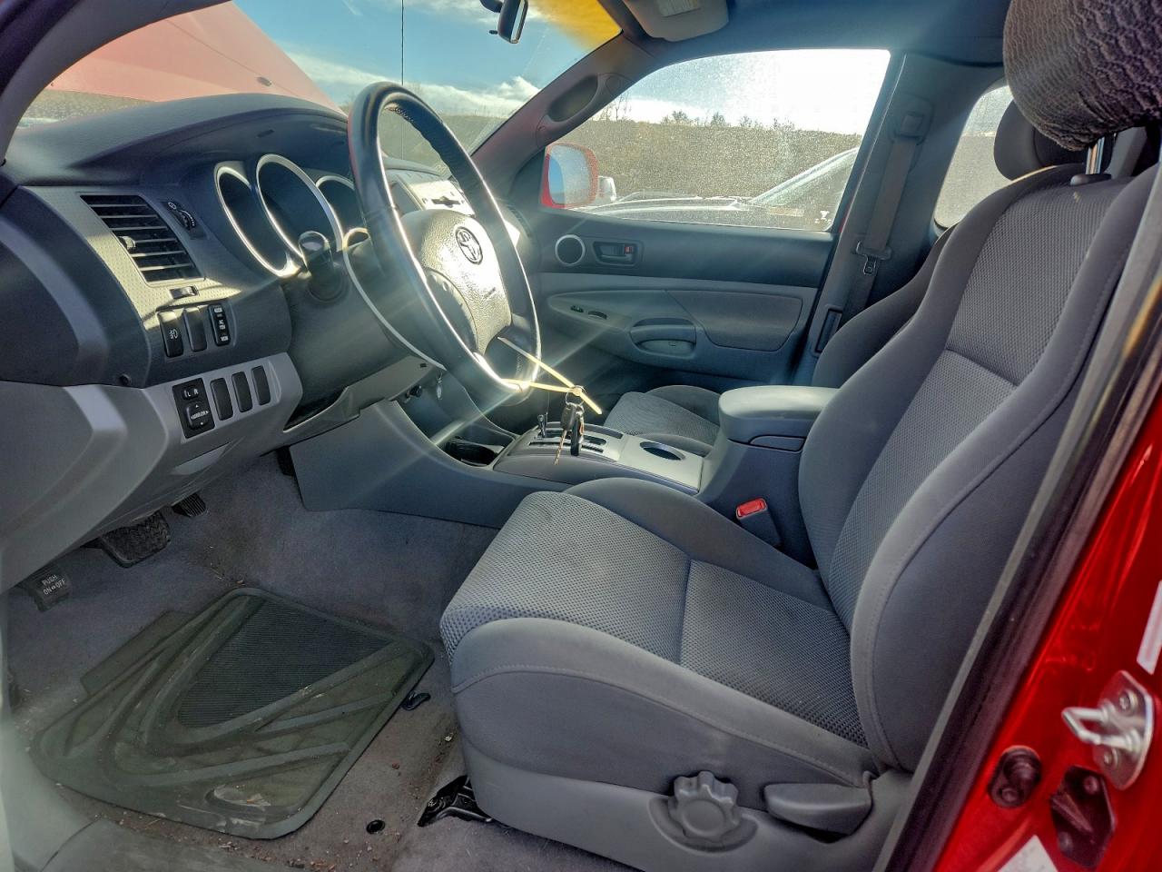 Toyota Tacoma Access Cab Image 11