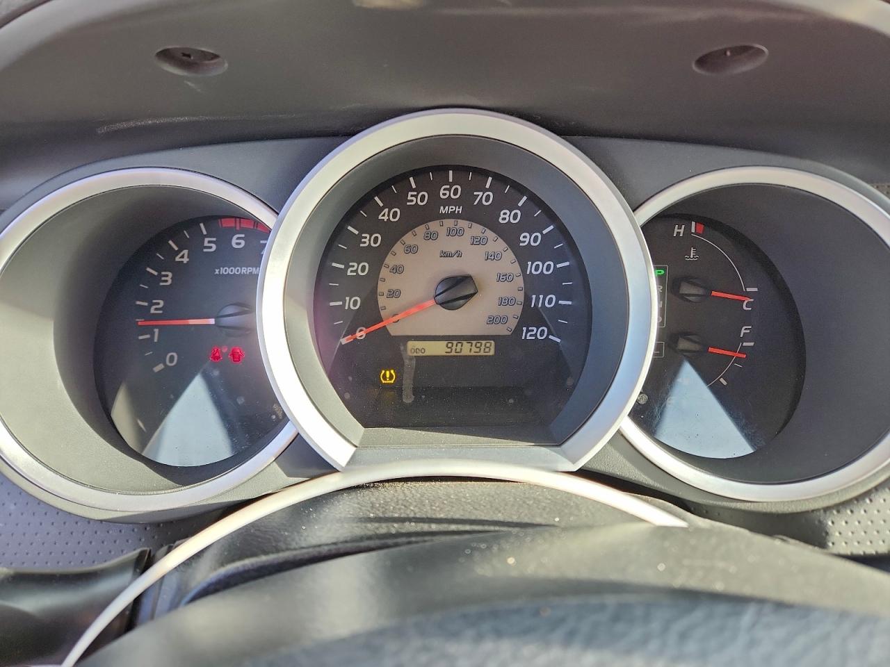 Toyota Tacoma Access Cab Image 4