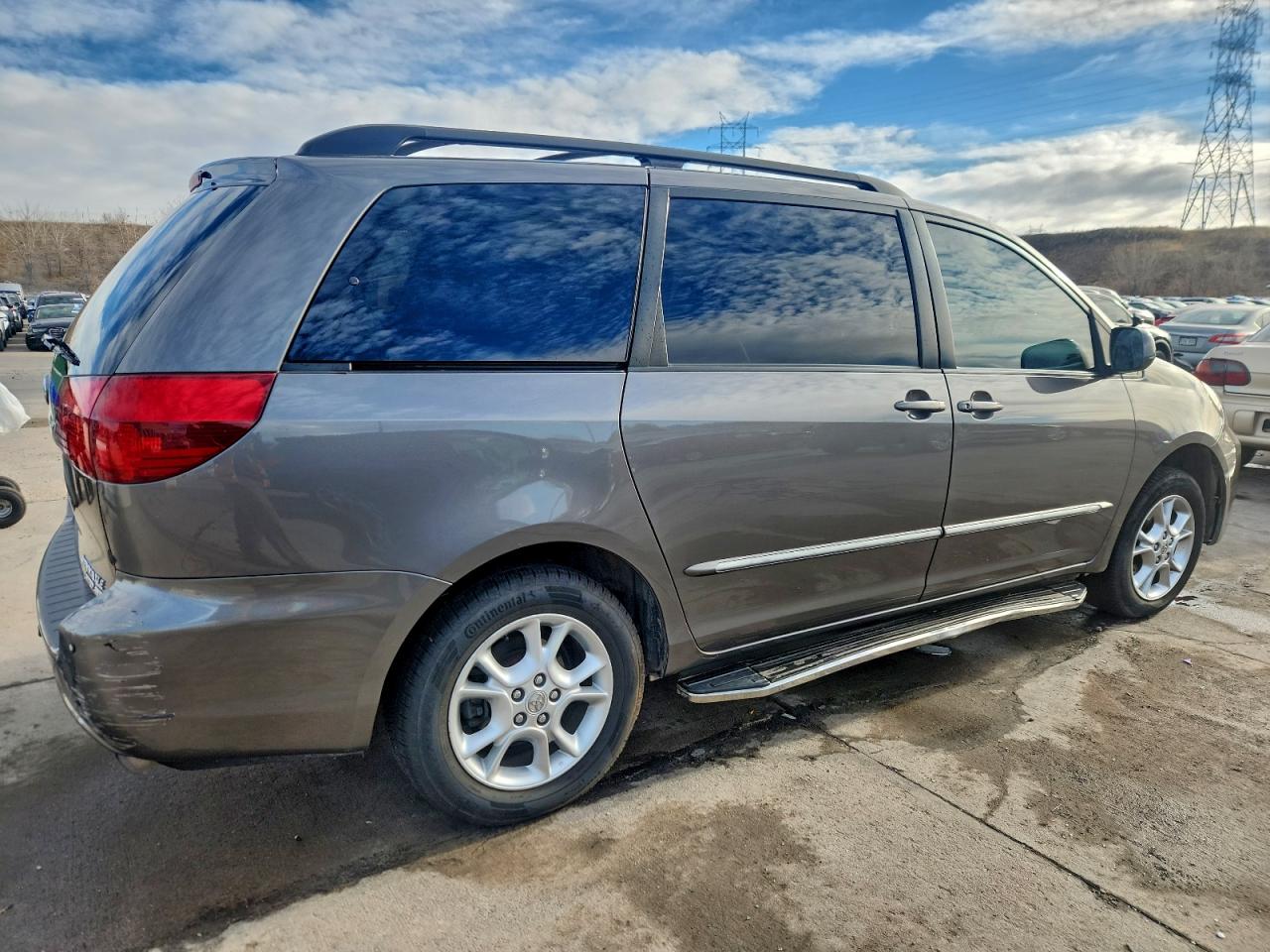 Toyota Sienna Xle Image 10