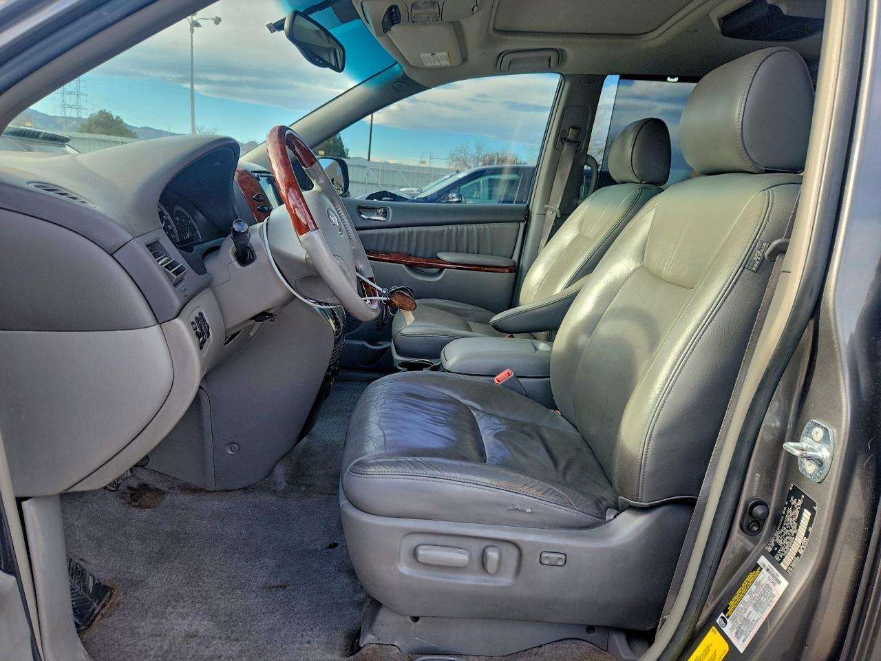 Toyota Sienna Xle Image 5