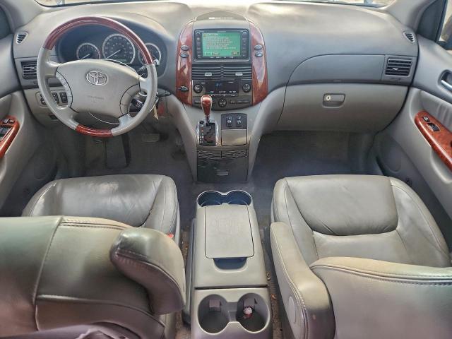 Toyota Sienna Xle Image 11