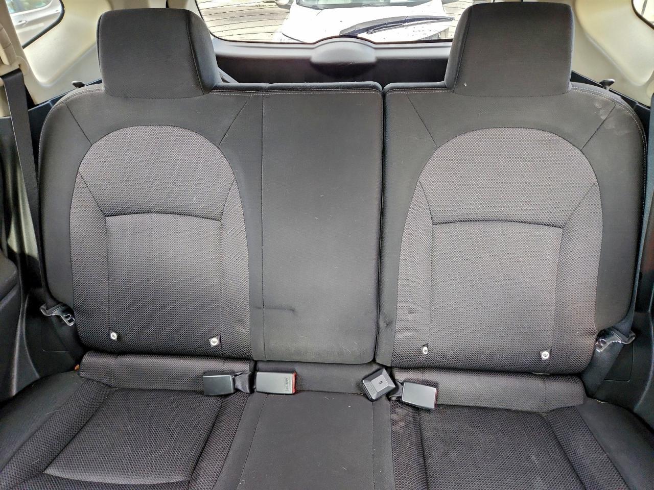 Nissan Rogue S Image 4