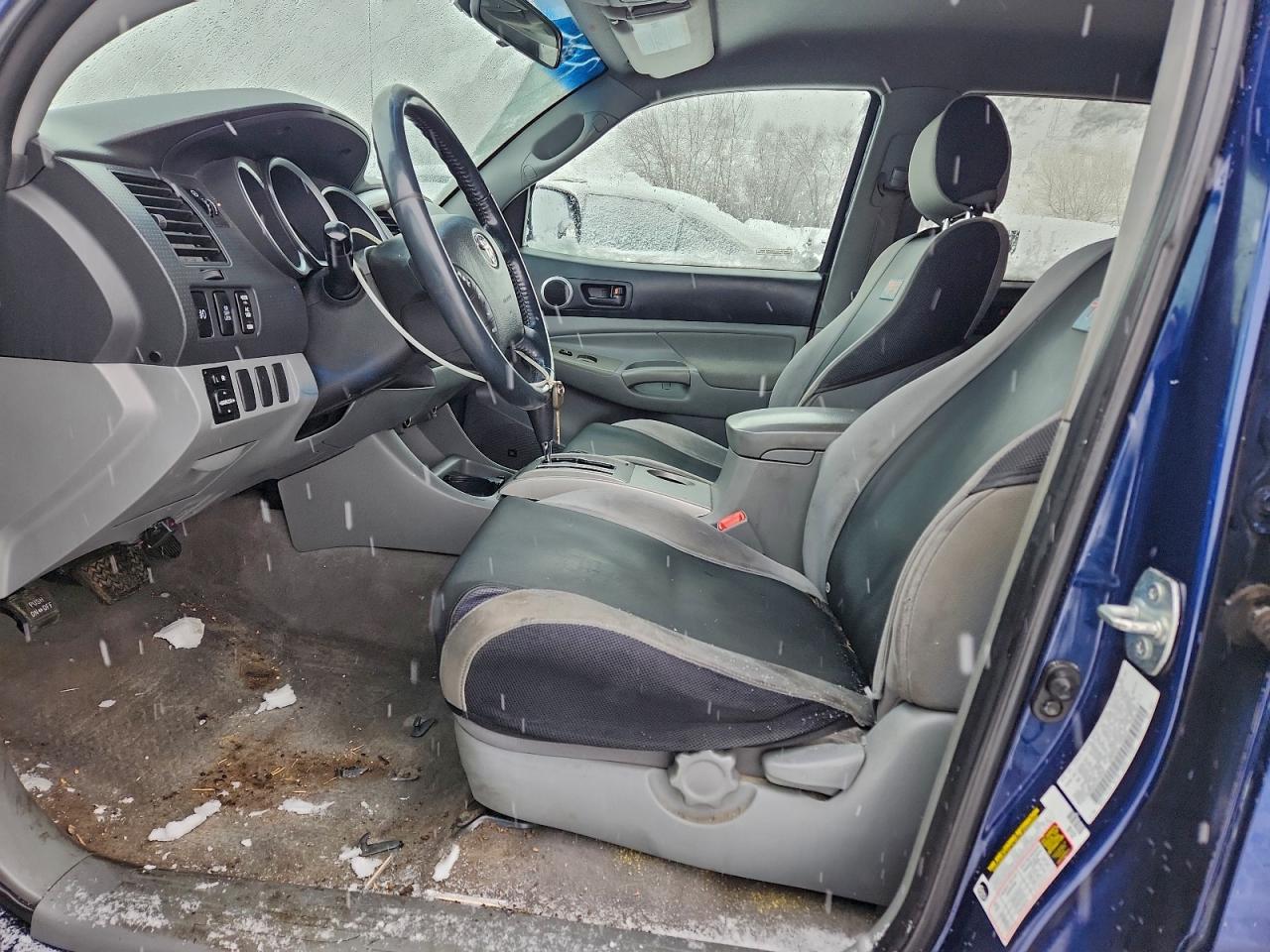 Toyota Tacoma Double Cab Image 9