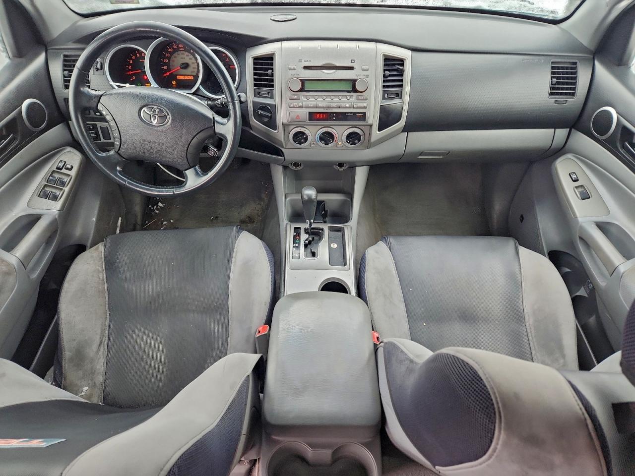 Toyota Tacoma Double Cab Image 2