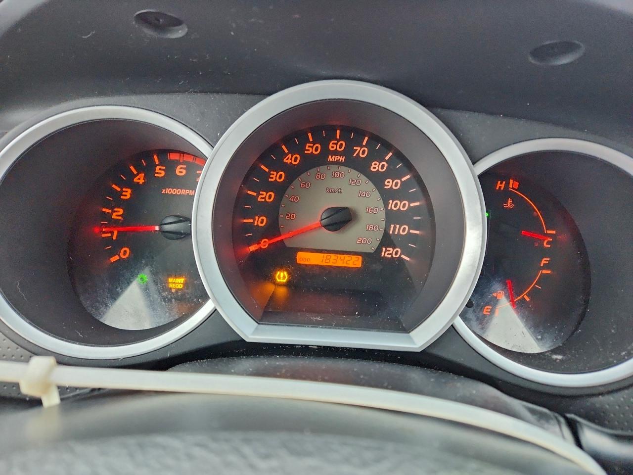 Toyota Tacoma Double Cab Image 8