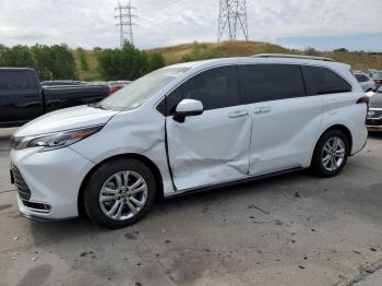  Salvage Toyota Sienna