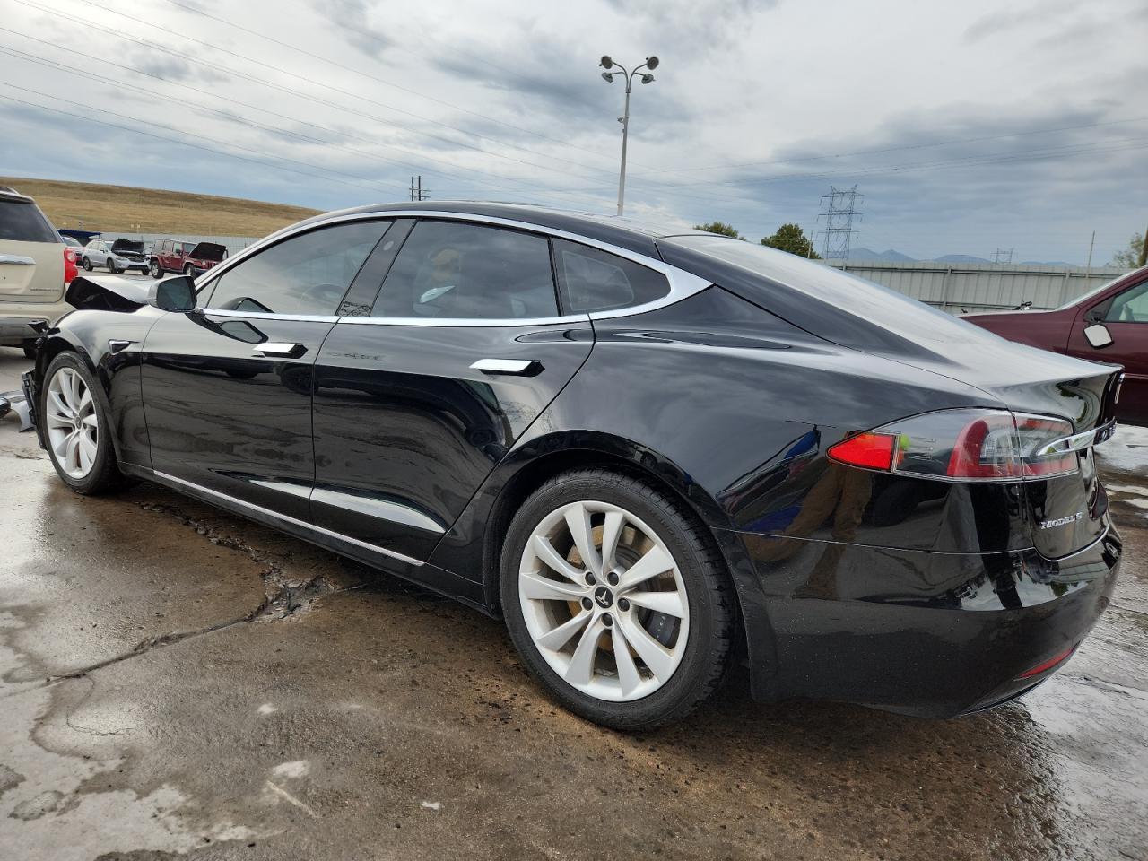 Tesla Model S Image 12