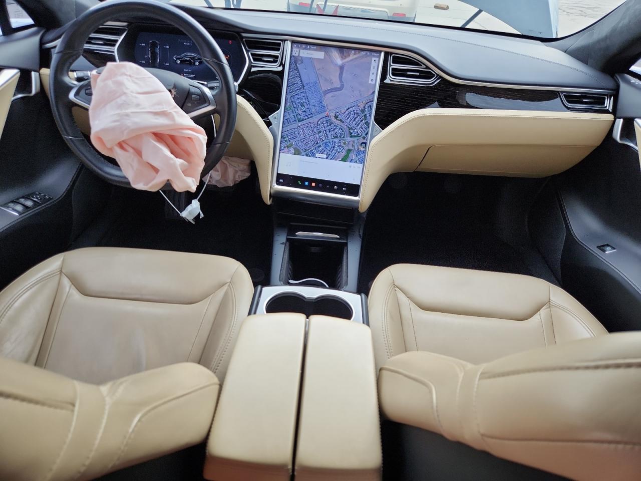 Tesla Model S Image 8