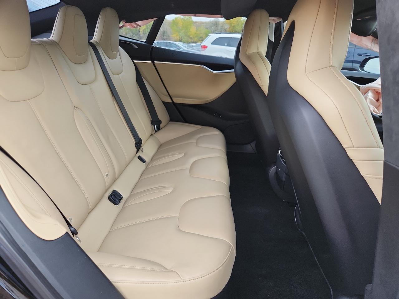 Tesla Model S Image 4