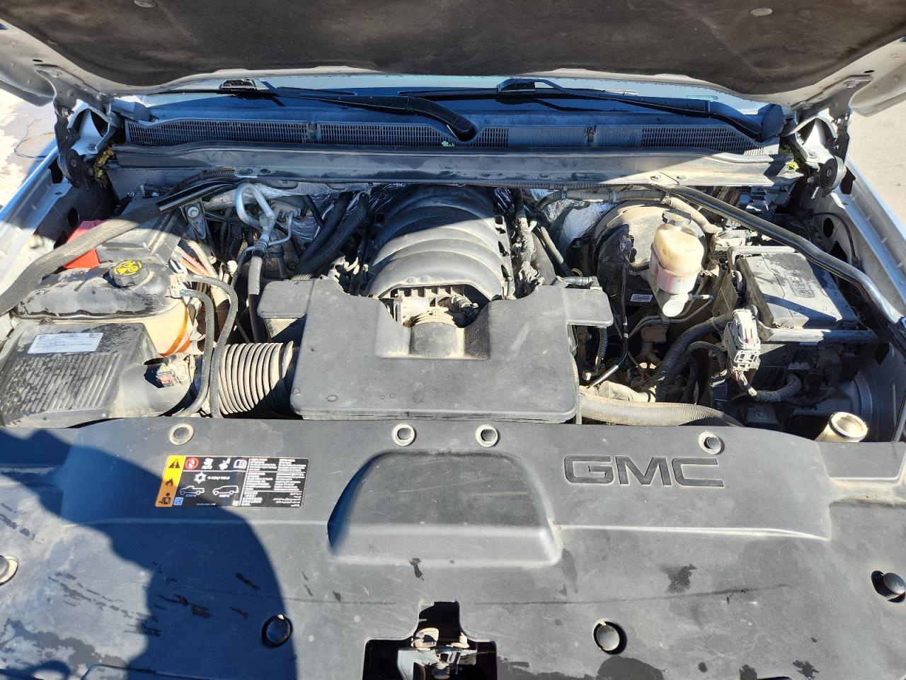 GMC Yukon Denali Image 10