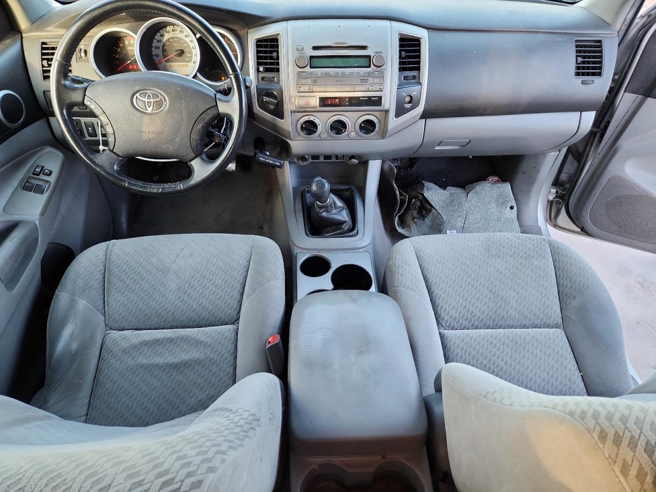 Toyota Tacoma Access Cab Image 11