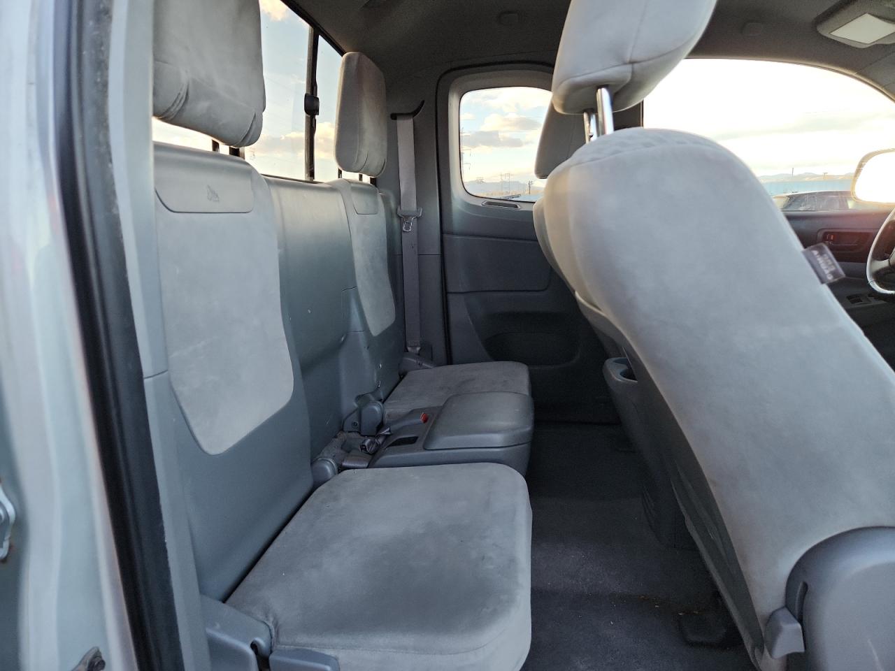 Toyota Tacoma Access Cab Image 6