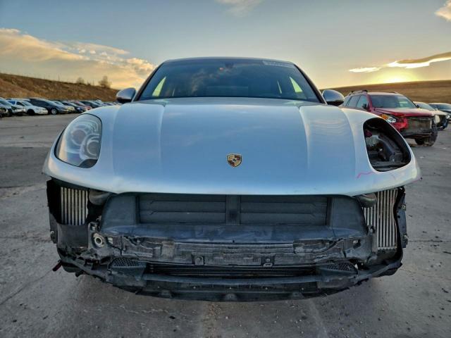 Porsche Macan S Image 2