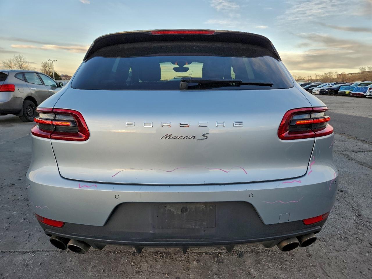 Porsche Macan S Image 10