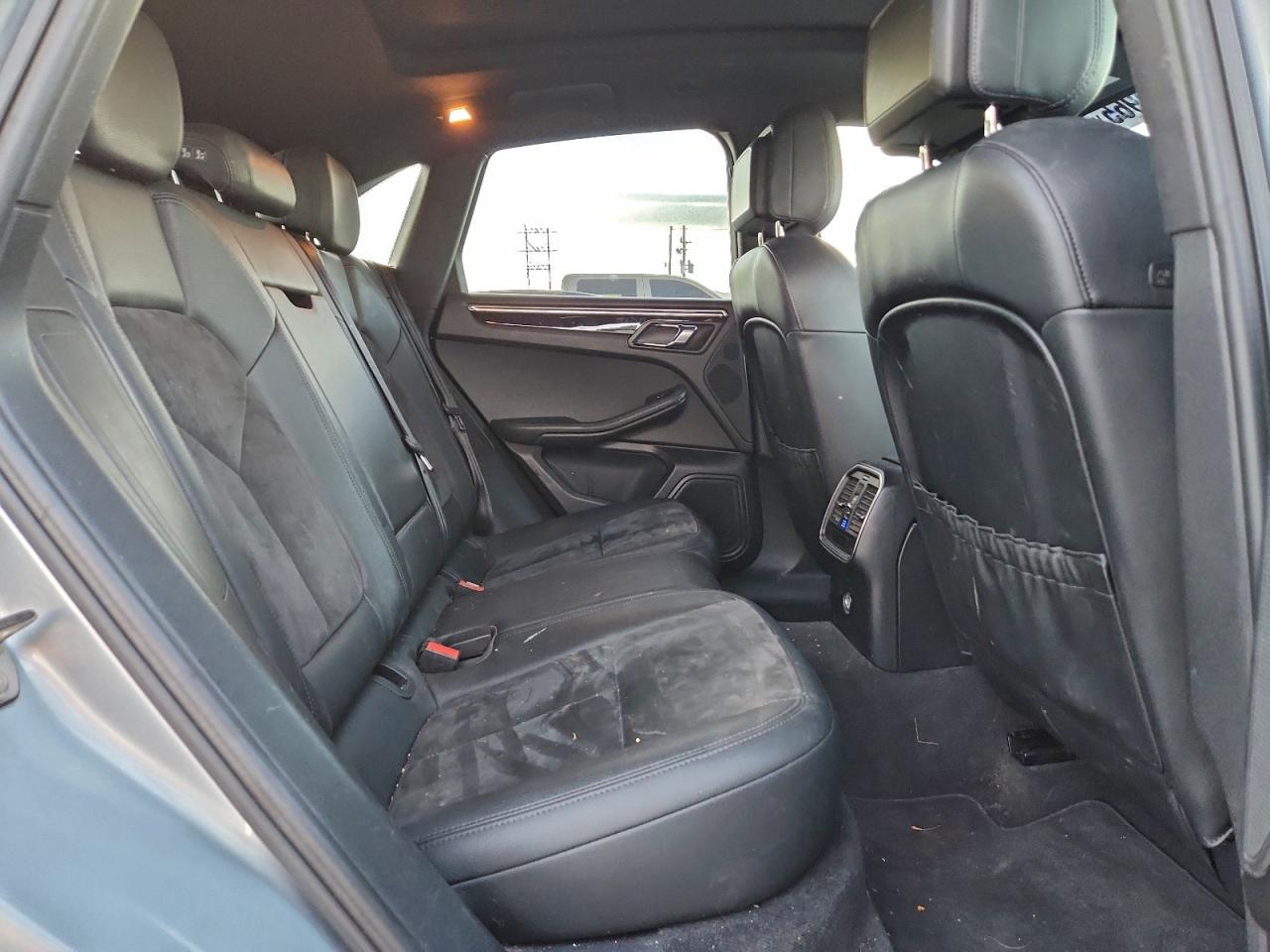 Porsche Macan S Image 5