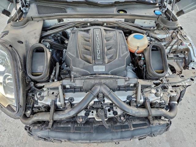Porsche Macan S Image 11