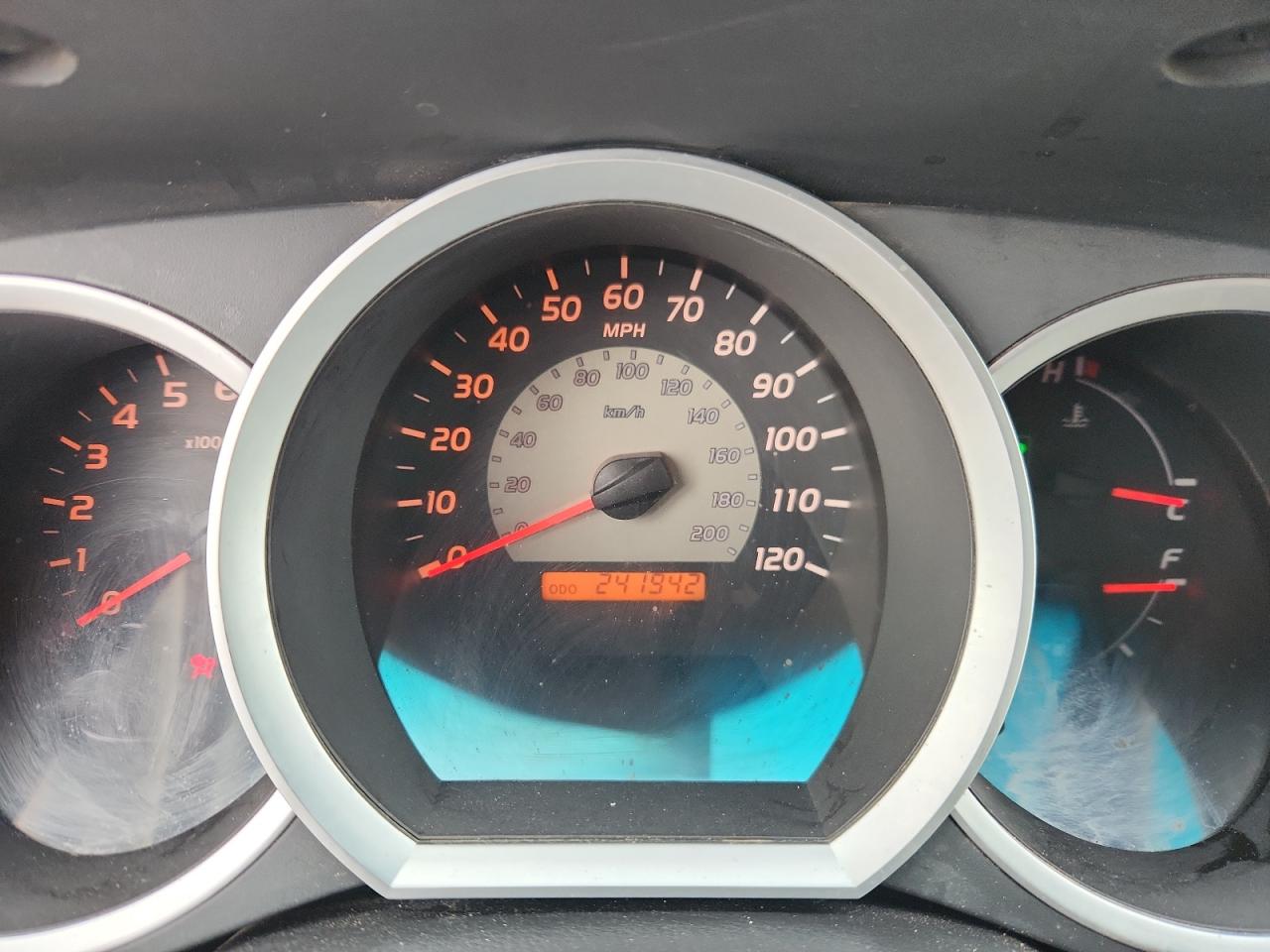 Toyota Tacoma Double Cab Image 10